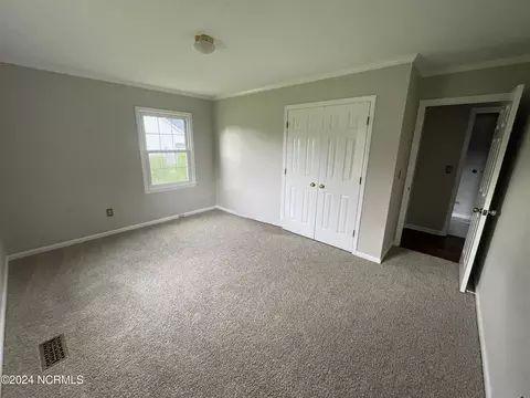 Bedroom - 2000 Sunset Ave, Clinton, NC 28328 photo 4 of 7