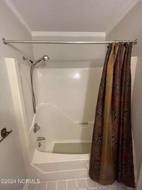 Bath - 2000 Sunset Ave, Clinton, NC 28328 photo 3 of 4
