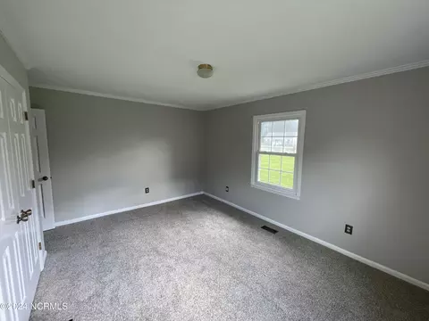 Bedroom - 2000 Sunset Ave, Clinton, NC 28328 photo 3 of 7