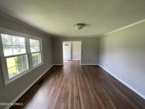 Living - 2000 Sunset Ave, Clinton, NC 28328 photo 1 of 2