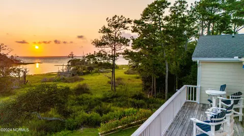 5 West Ct, Pine Knoll Shores, NC 28512