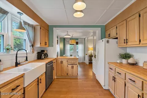 Kitchen - 245 S Currant St, Pinebluff, NC 28373 photo 2 of 4