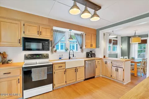 Kitchen - 245 S Currant St, Pinebluff, NC 28373 photo 4 of 4