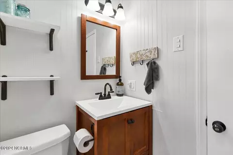 Bath - 245 S Currant St, Pinebluff, NC 28373 photo 4 of 5