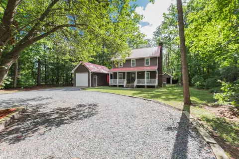 449 Highway 172, Hubert, NC 28539
