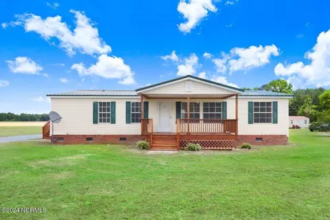 204 Grist Mill Dr, Pikeville, NC 27863