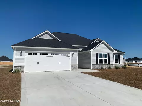 545 Appalachian Trl N, Jacksonville, NC 28546