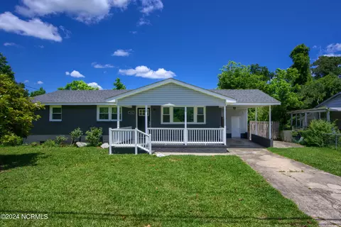 102 Tower Dr, Jacksonville, NC 28546
