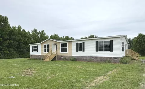 84 Four Leaf Clover Dr, Willard, NC 28478
