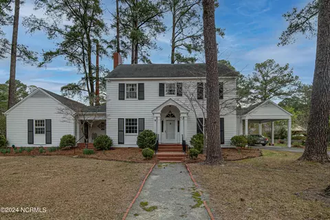 202 Pinetree Dr, Robersonville, NC 27871