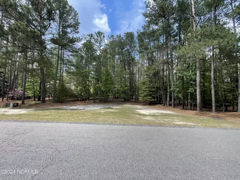 37 Stoneykirk Dr, Pinehurst, NC 28374