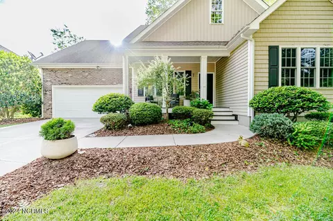 70 Lake View Dr E, Pinehurst, NC 28374 photo 1