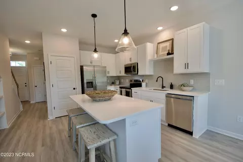 8337 Paramount Pt, Winnabow, NC 28479 photo 2