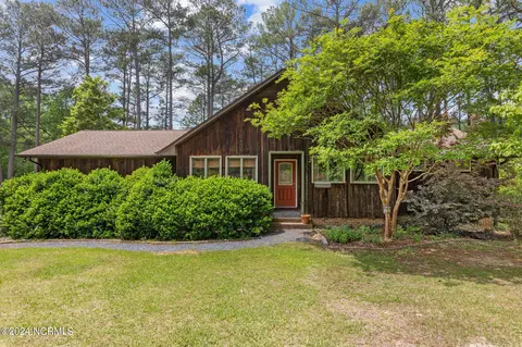 2980 Murdocksville Rd, West End, NC 27376