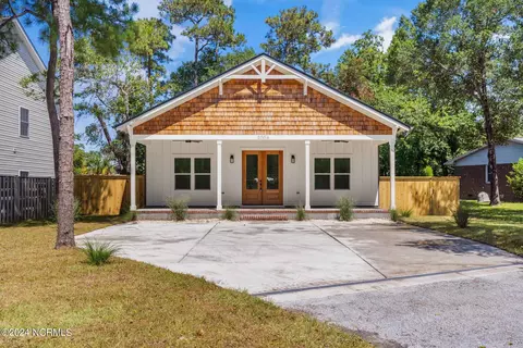 2006 W Oak Island Dr, Oak Island, NC 28465