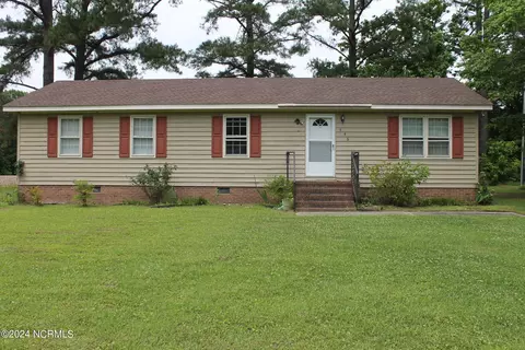 546 Sunset Ter, Whiteville, NC 28472