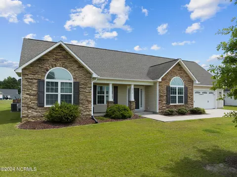 2912 Cresset Dr, Winterville, NC 28590