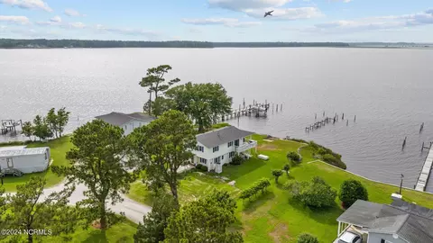 390 Morse Rd, Swansboro, NC 28584