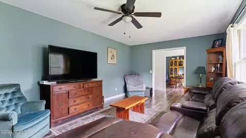 231 Elm St, Robbins, NC 27325 photo 3