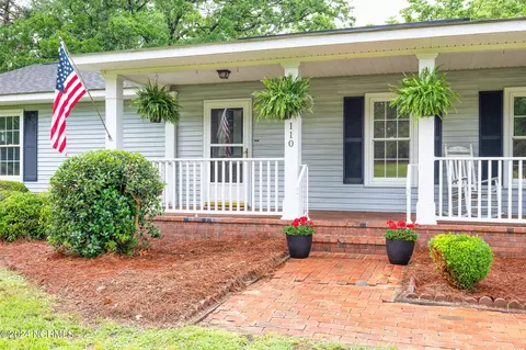 110 Shenandoah Rd W, West End, NC 27376