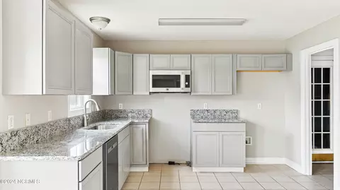 Kitchen - 106 Snowden Ln, Cameron, NC 28326 photo 2 of 2