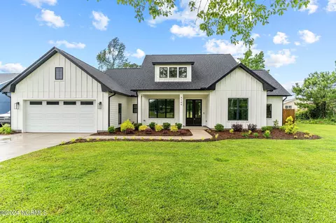 9100 Sue Cir NE, Leland, NC 28451