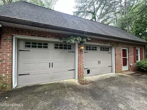 1054 Oakview Dr, Williamston, NC 27892 photo 6