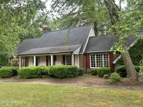 1054 Oakview Dr, Williamston, NC 27892 photo 2
