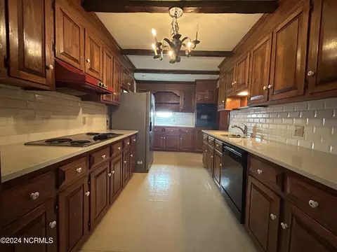 1054 Oakview Dr, Williamston, NC 27892 photo 12
