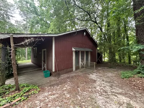 1054 Oakview Dr, Williamston, NC 27892 photo 3