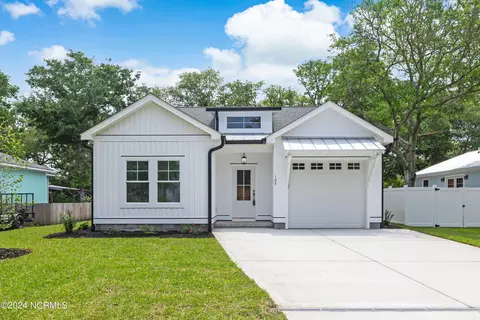 108 SW 5th St, Oak Island, NC 28465