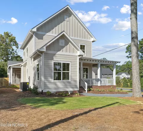 450 Yadkin Rd, Southern Pines, NC 28387