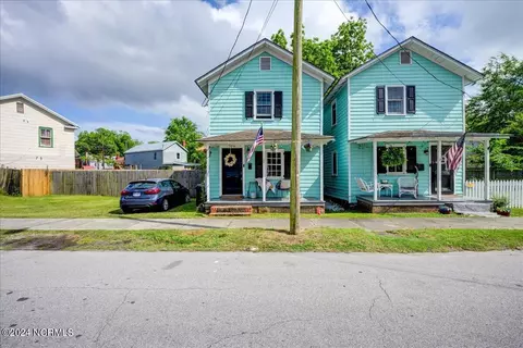 709 Queen St, New Bern, NC 28560