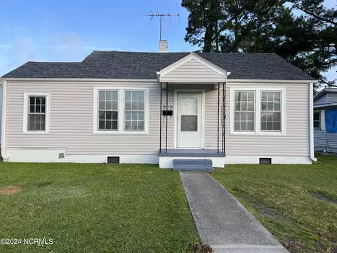 909 Cabarrus St, Edenton, NC 27932