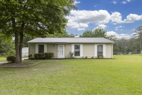 629 Shadowridge Rd, Jacksonville, NC 28546