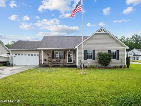 150 Louie Ln, Jacksonville, NC 28540
