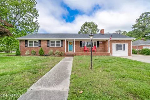 705 Flora St, Elizabeth City, NC 27909