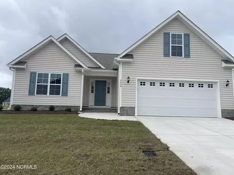 2204 Zircon Dr, Winterville, NC 28590