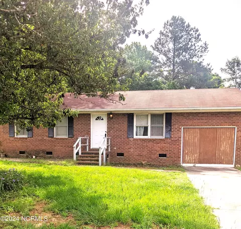 124 Quail Run Dr, Rocky Point, NC 28457