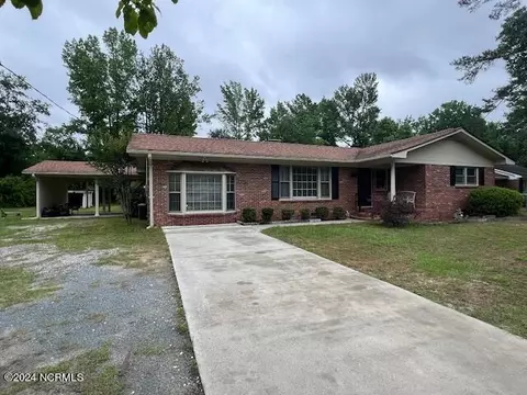 15541 Calhoun Rd, Laurinburg, NC 28352