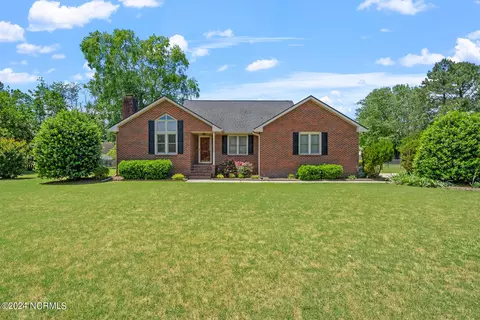 1009 Kris Dr, Elizabeth City, NC 27909