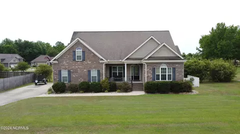 208 Prior Ln, Pikeville, NC 27863