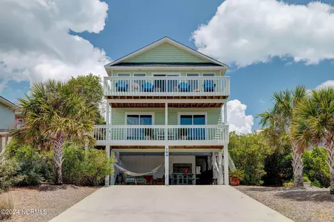 104 Loreen Dr, Surf City, NC 28445