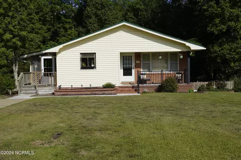 239 Hollywood Blvd, Havelock, NC 28532