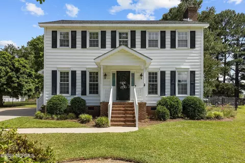2344 Woodridge Dr, Winterville, NC 28590