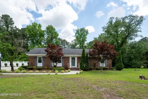 5801 N Nc 211 Hwy W, Bladenboro, NC 28320