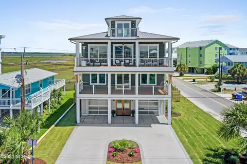100 Virginia Ave, Carolina Beach, NC 28428