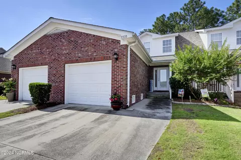 9310 Long Putt Ct, Wilmington, NC 28412