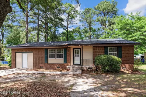 103 Fairwood Ln, Greenville, NC 27834