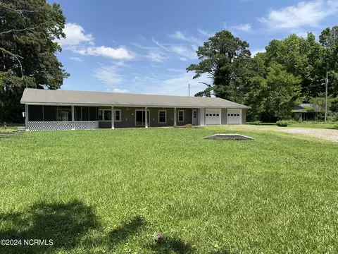 107 Soundview Dr, Hertford, NC 27944